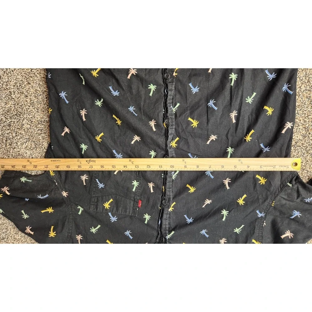 Levi's Black All Over Palm Tree Print Button Up Shirt Size MediumTropical Beachy